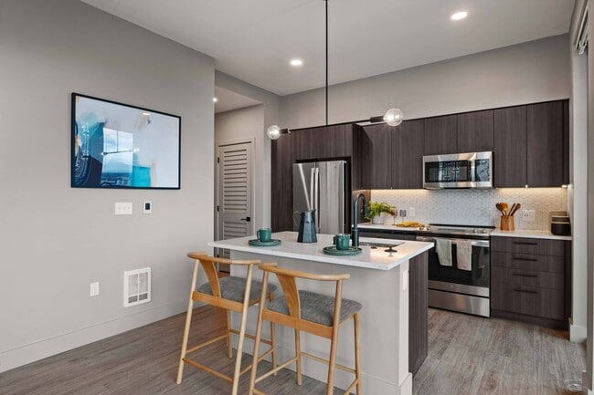 Building Photo - Tapestry