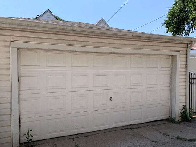 Cochera - 3278 W Wabansia Ave