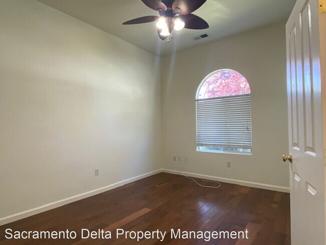 Building Photo - 3 br, 2 bath House - 133 Paradise View Court