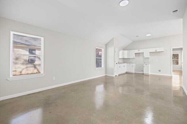 Building Photo - 1166 Melrose St