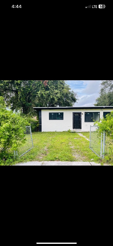 Foto del edificio - 1801 NW 93rd Terrace