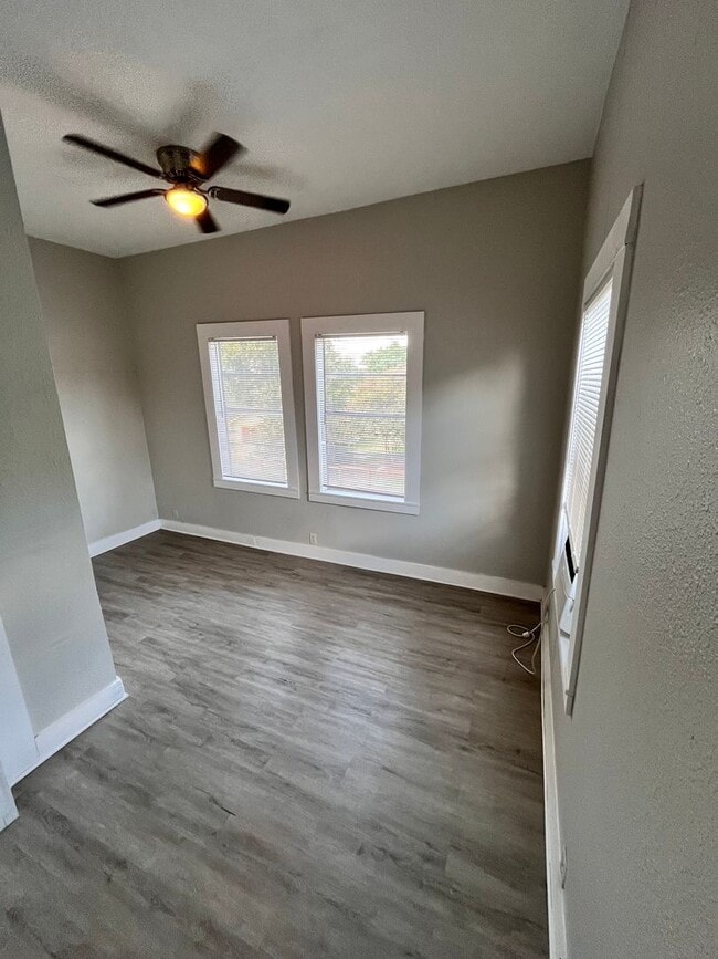 Building Photo - Move In Ready 3-Bedroom Apartment! **MOVE-IN SPECIAL**