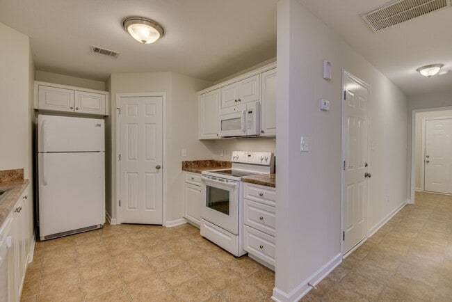 Interior Photo - Grovetown Crossing