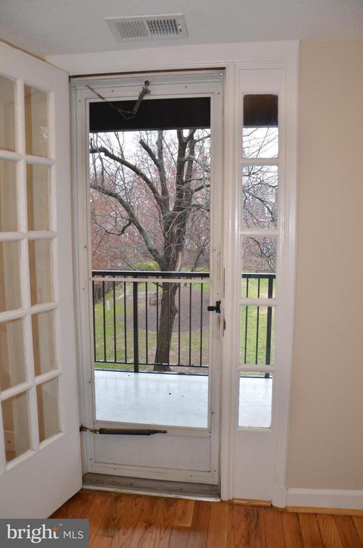 Building Photo - 3050 S Buchanan St