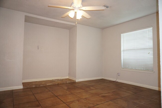 Foto del edificio - 2007 Hickory Hill Dr