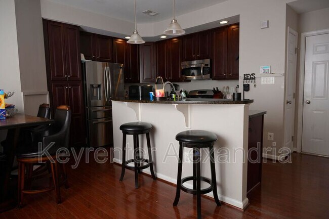 Foto del edificio - 2561 Eastbourne Dr