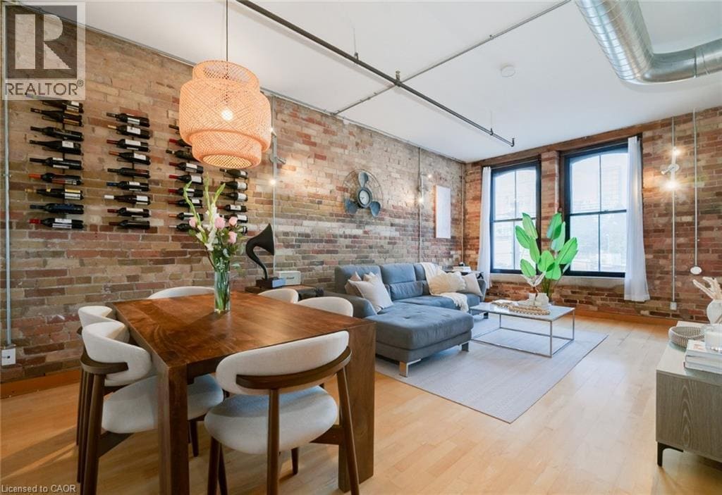 Photo principale - 189 Queen St E