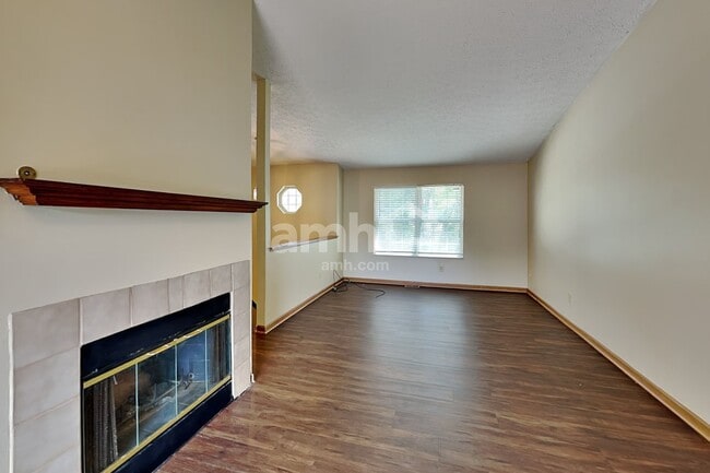 Building Photo - 2759 Beal Dr