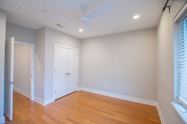 Foto del edificio - Modern & Efficient Point Breeze Townhome!