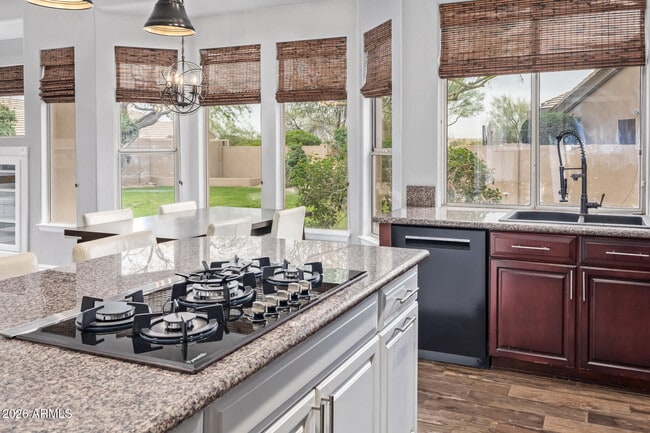 Foto del edificio - 10271 Jasmine Dr