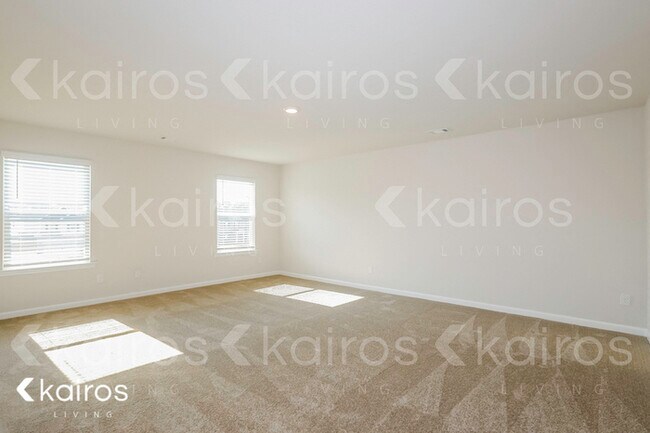 Building Photo - 7008 Pinehurst Way N