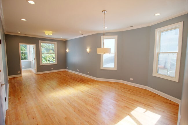 Building Photo - 4238 N Albany Ave