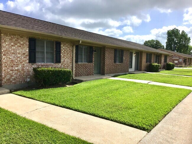 Building Photo - 5450 Folsom Dr
