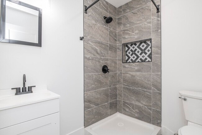 Foto del edificio - 3312 W Cumberland St