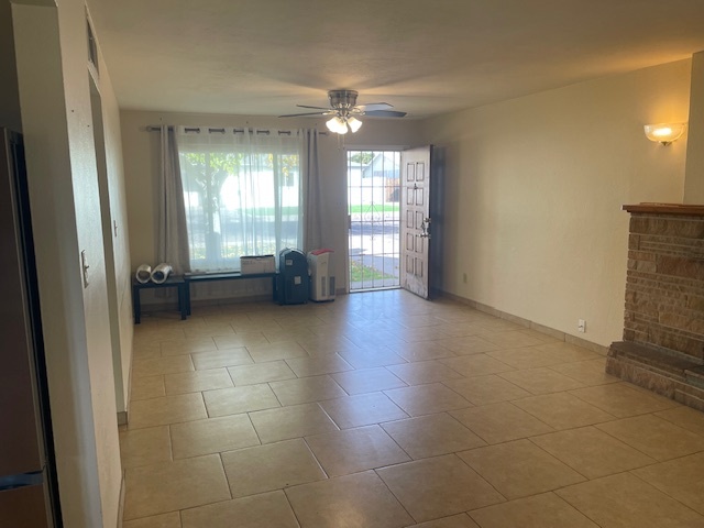 Foto del edificio - 313 E El Camino Dr