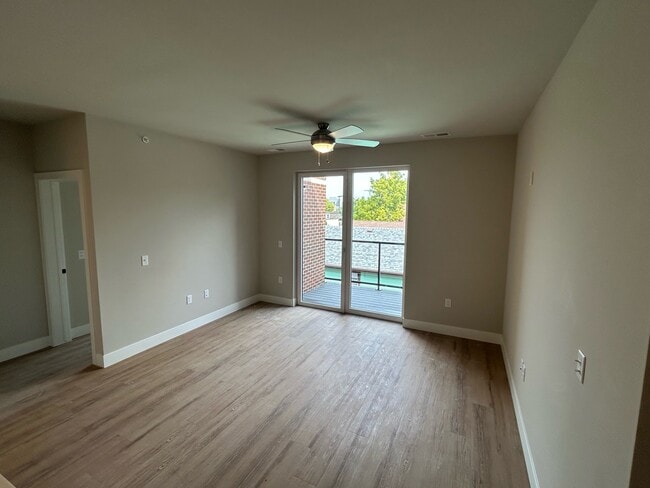 Building Photo - 821 Williamson St