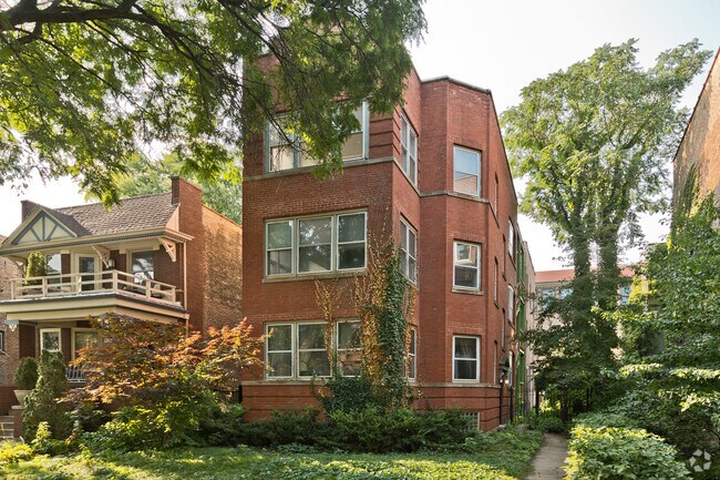 Building Photo - 1317 W Albion Ave