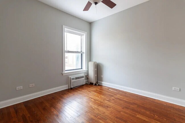 Foto del edificio - 740 W Addison St