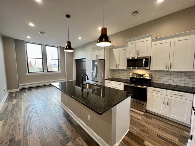 Building Photo - 409 Lackawanna Ave