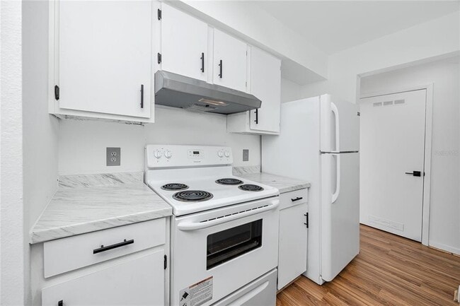Foto del edificio - 501 E Bay Dr