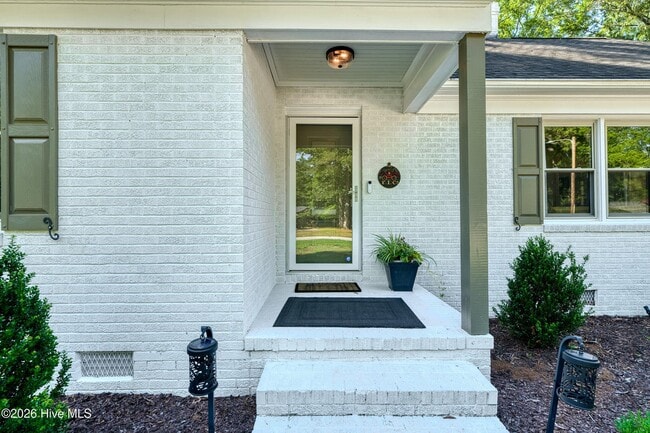 Building Photo - 611 Clark Dr