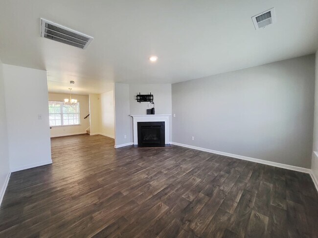 Foto del edificio - 597 Bloomover St