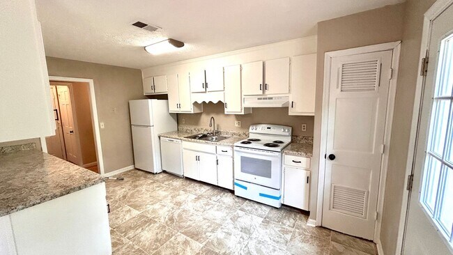 Foto del edificio - Longmeadow Drive #221
