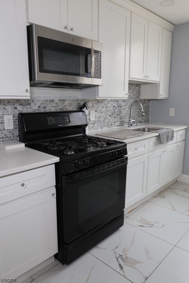 Building Photo - 140 Wakeman Ave