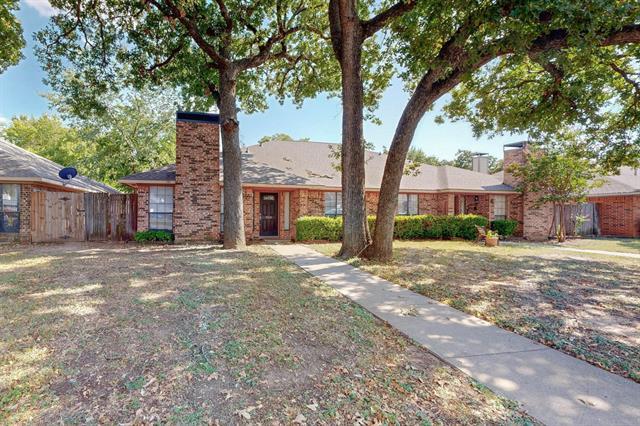 Building Photo - 1900 N Irving Heights Dr