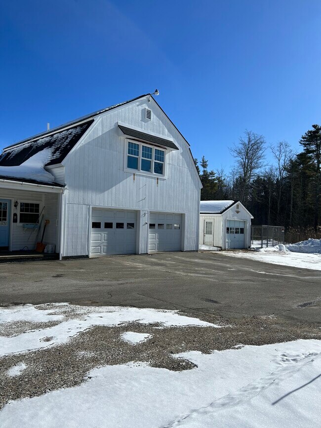 Foto del edificio - 169 Log Cabin Rd