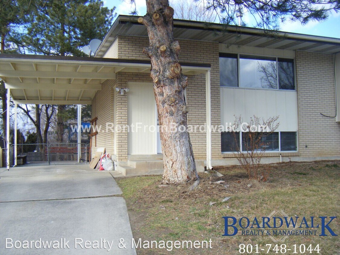 Primary Photo - 2 br, 1 bath House - 2827 E. Bridgewater Dr.