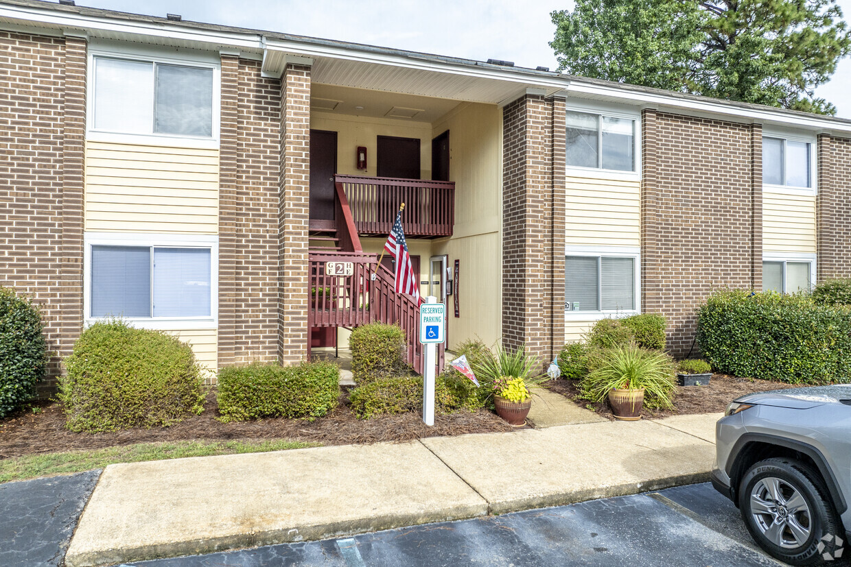 Primary Photo - Lafayette Square Apartments