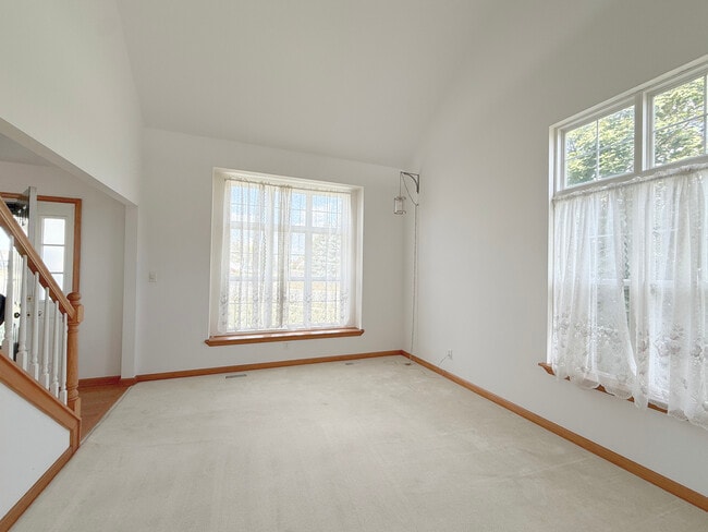 Building Photo - 1278 Knolls Ave S