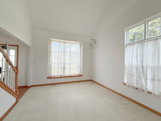 Foto del edificio - 1278 Knolls Ave S