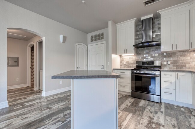 Building Photo - 550 Park Blvd