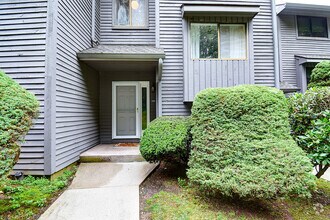 Building Photo - 298 Conestoga Way