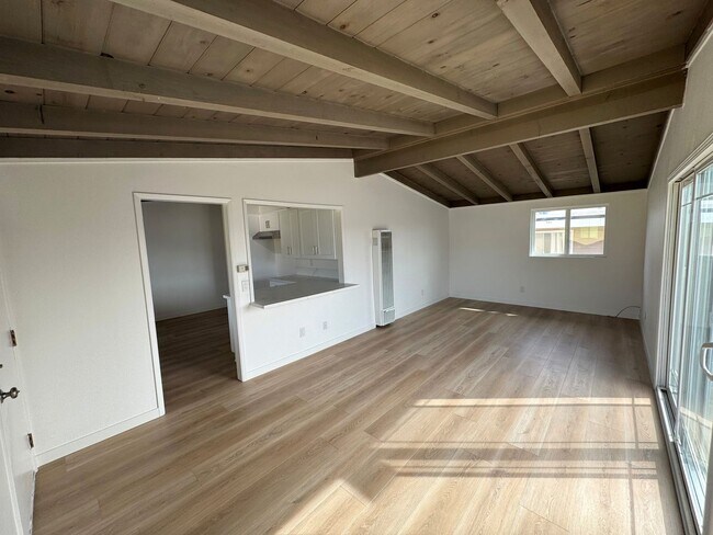 Foto del edificio - 1145-1149 Montauk Lane