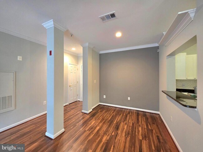 Foto del edificio - 4560 Strutfield Ln