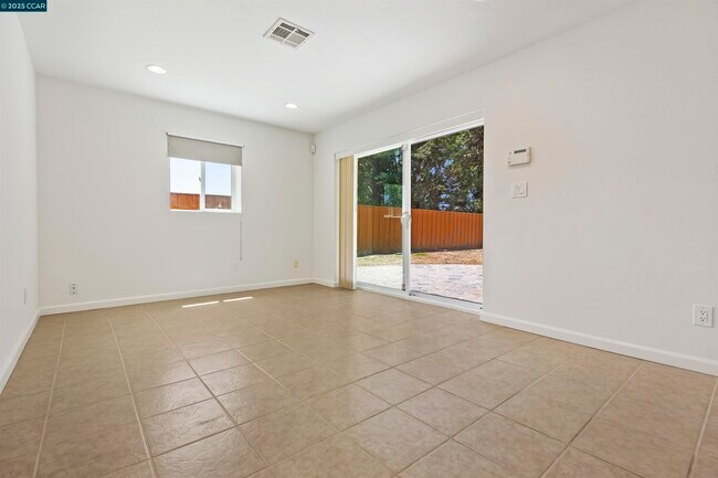 Foto del edificio - 25 Bates Blvd