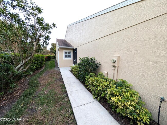Building Photo - 2299 Hawks Cove Cir