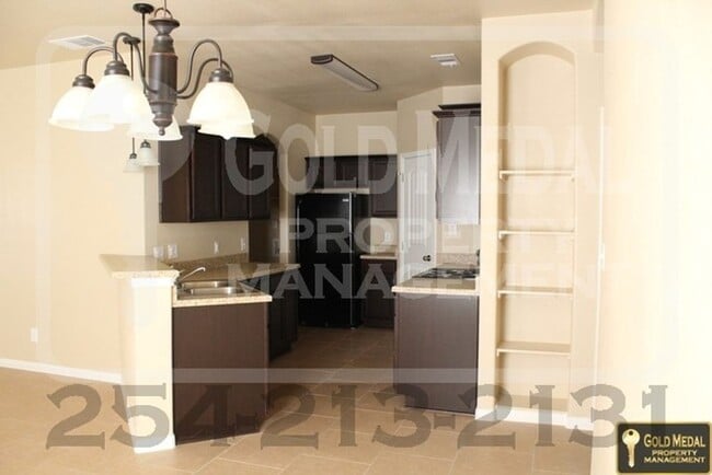 Building Photo - 4505 Cambridge Dr
