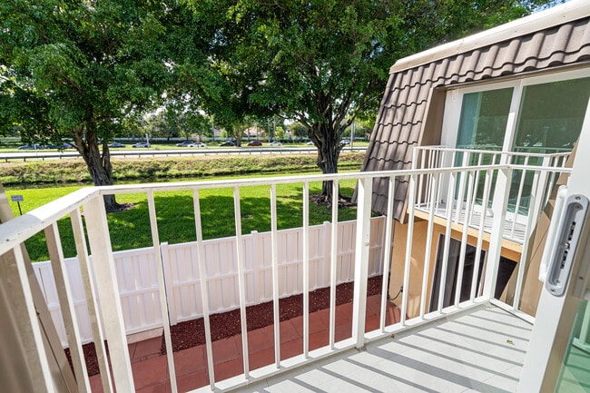 Foto del edificio - 22188 Boca Rancho Dr