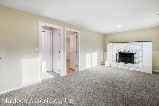 Building Photo - 4 br, 2 bath House - 1015 Vondelpark Dr
