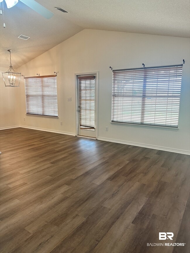 Building Photo - 2700 Hampton Park Cir
