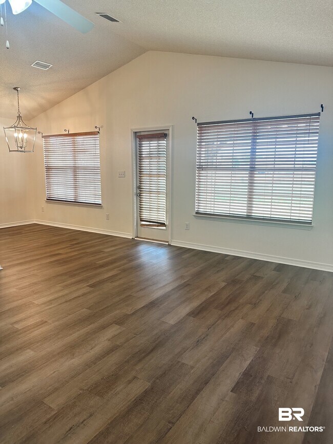 Foto del edificio - 2700 Hampton Park Cir