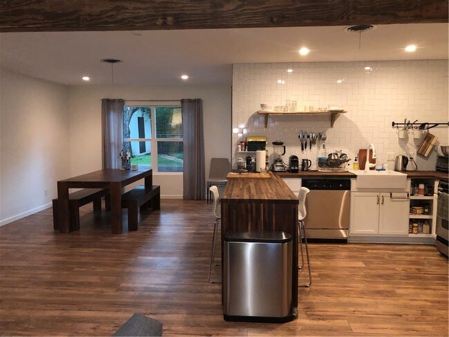 Foto del edificio - 1504 Ashberry Dr