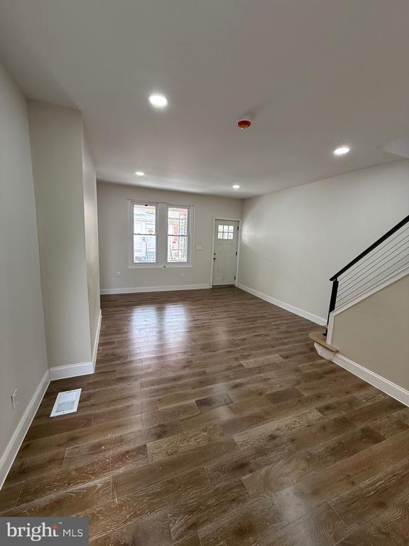 Foto del edificio - 5612 Rodman St