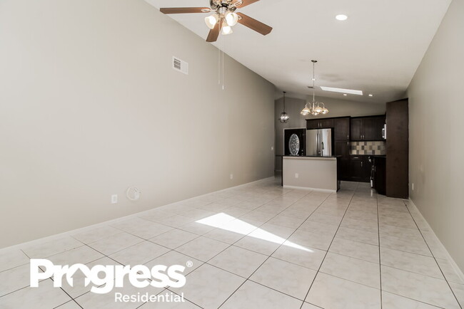 Building Photo - 516 Madrigal Ct