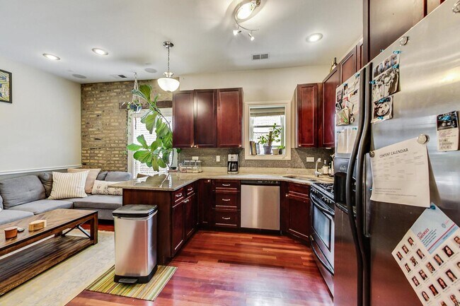 Foto del edificio - 5121 N Kenmore Ave