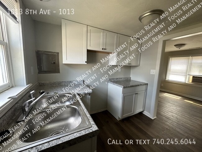 Building Photo - 1013 8th Ave